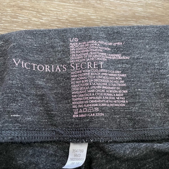 Victoria’s Secret Capri Mesh Detail Legging - Picture 5 of 6